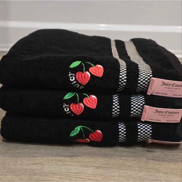 Juicy Couture Home Cherry Embroidery Oversized Plush Bath Towel Set - Picture 3 of 7